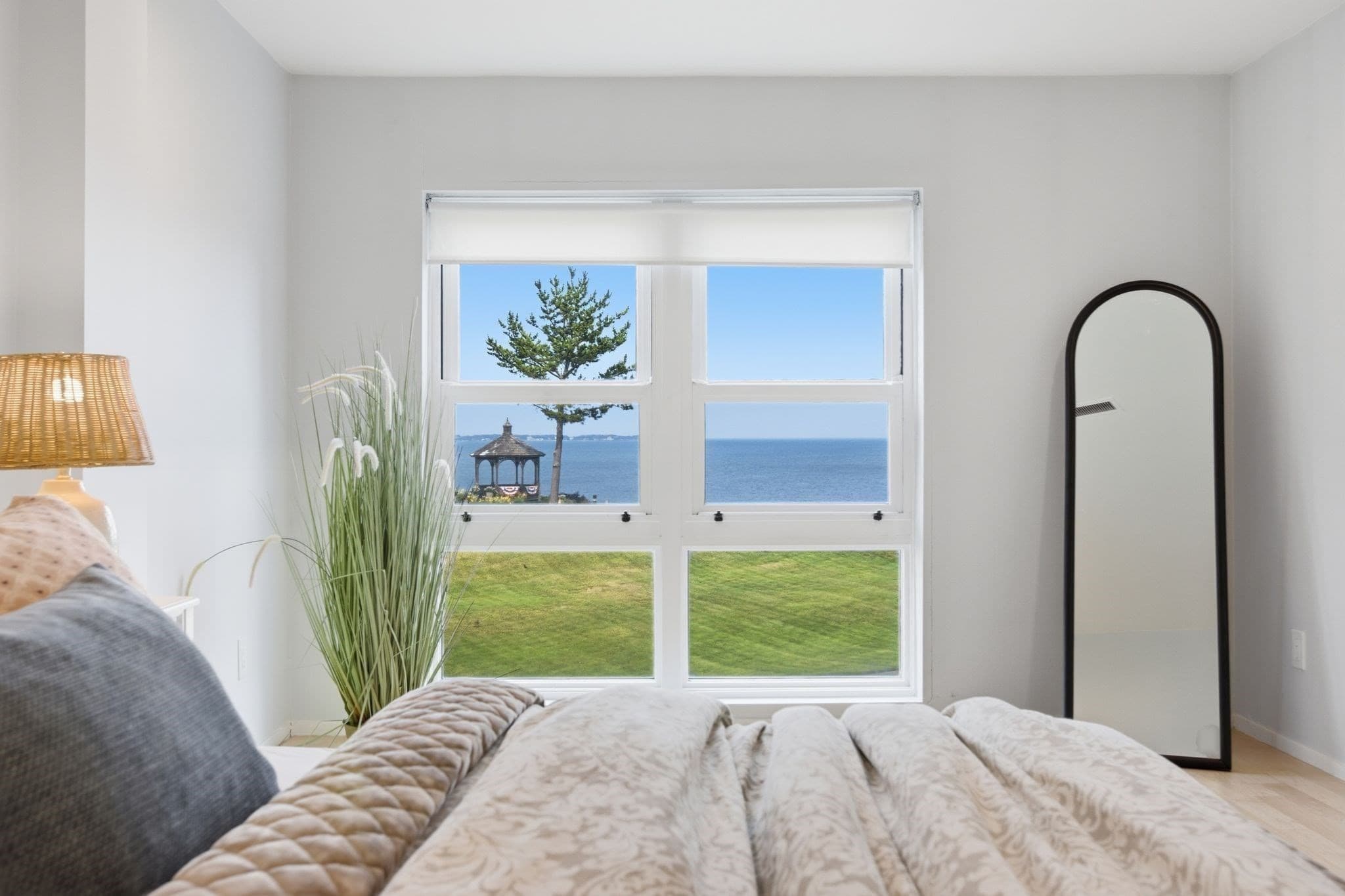 Condominium at 1 Seal Harbor # 210, Winthrop MA 02152, Winthrop, photo 15 of 39