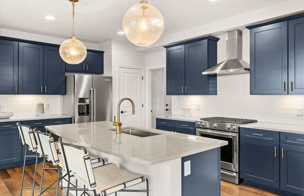 Condominium at 66 East Point Drive # 19, East Providence RI 02916, East Providence, photo 2 of 40