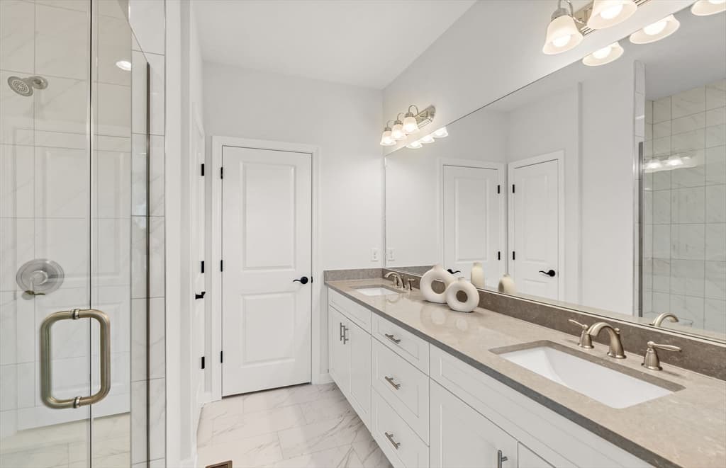Condominium at 66 East Point Drive # 19, East Providence RI 02916, East Providence, photo 16 of 40