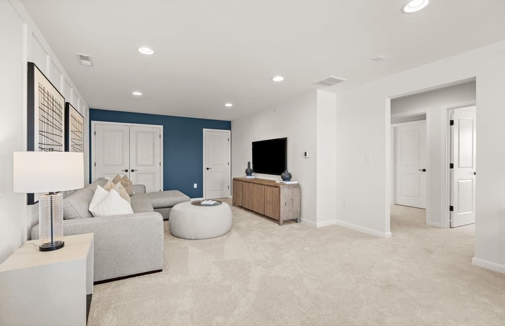 Condominium at 66 East Point Drive # 19, East Providence RI 02916, East Providence, photo 22 of 40