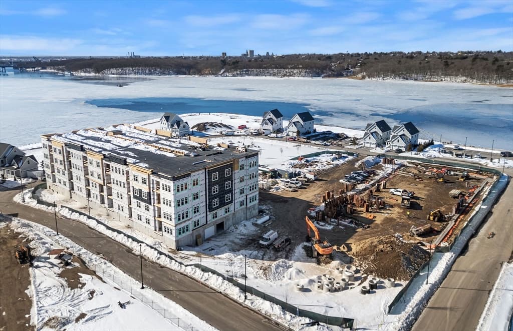 Condominium at 66 East Point Drive # 19, East Providence RI 02916, East Providence, photo 38 of 40