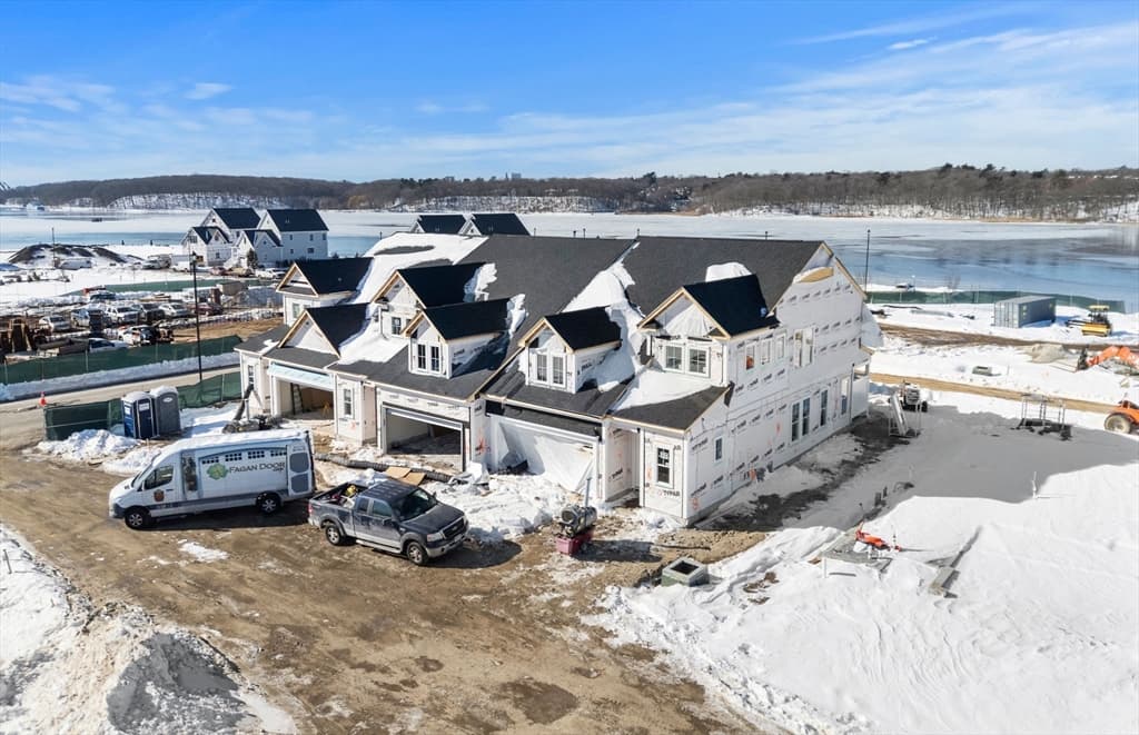Condominium at 66 East Point Drive # 19, East Providence RI 02916, East Providence, photo 37 of 40