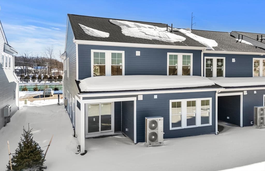 Condominium at 66 East Point Drive # 19, East Providence RI 02916, East Providence, photo 35 of 40