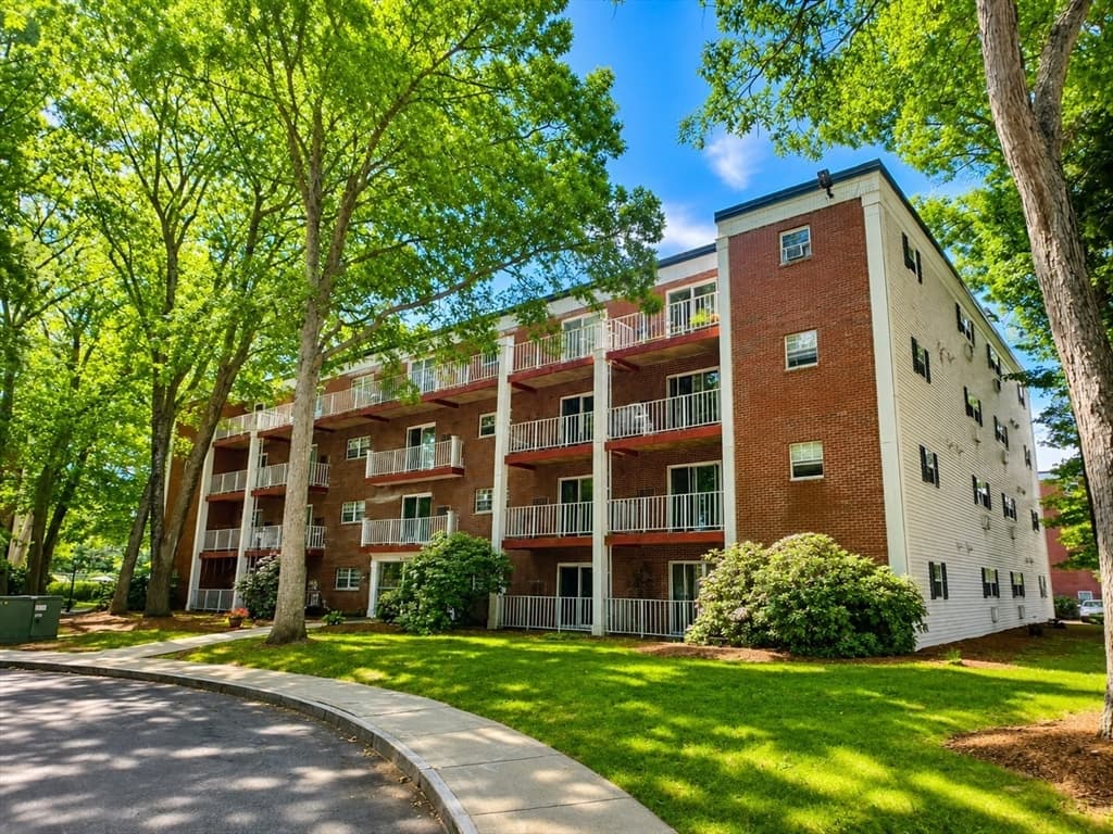 55 Greentree Ln # 25, Weymouth MA 02190 photo 2
