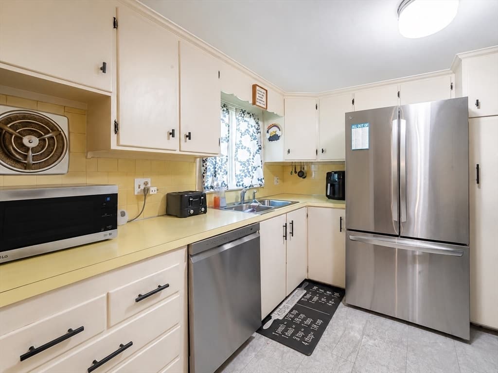 83 Harman Avenue, Seekonk MA 02771 photo 10