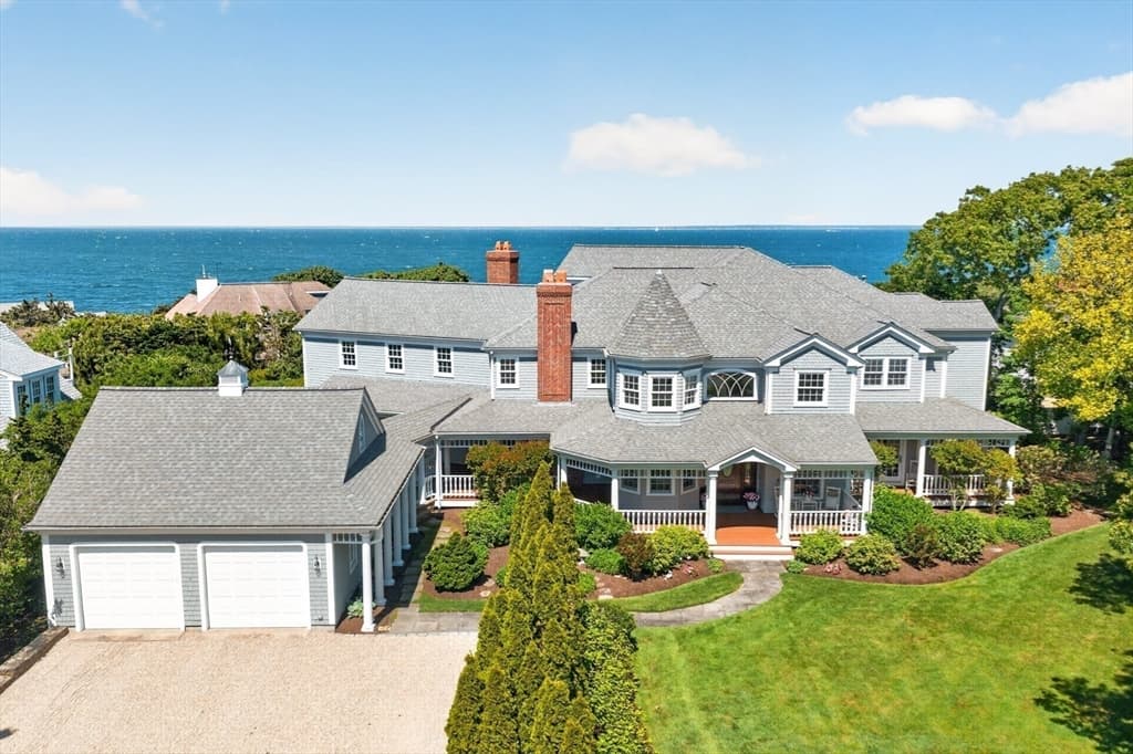 39 Naushon S, Falmouth MA 02540