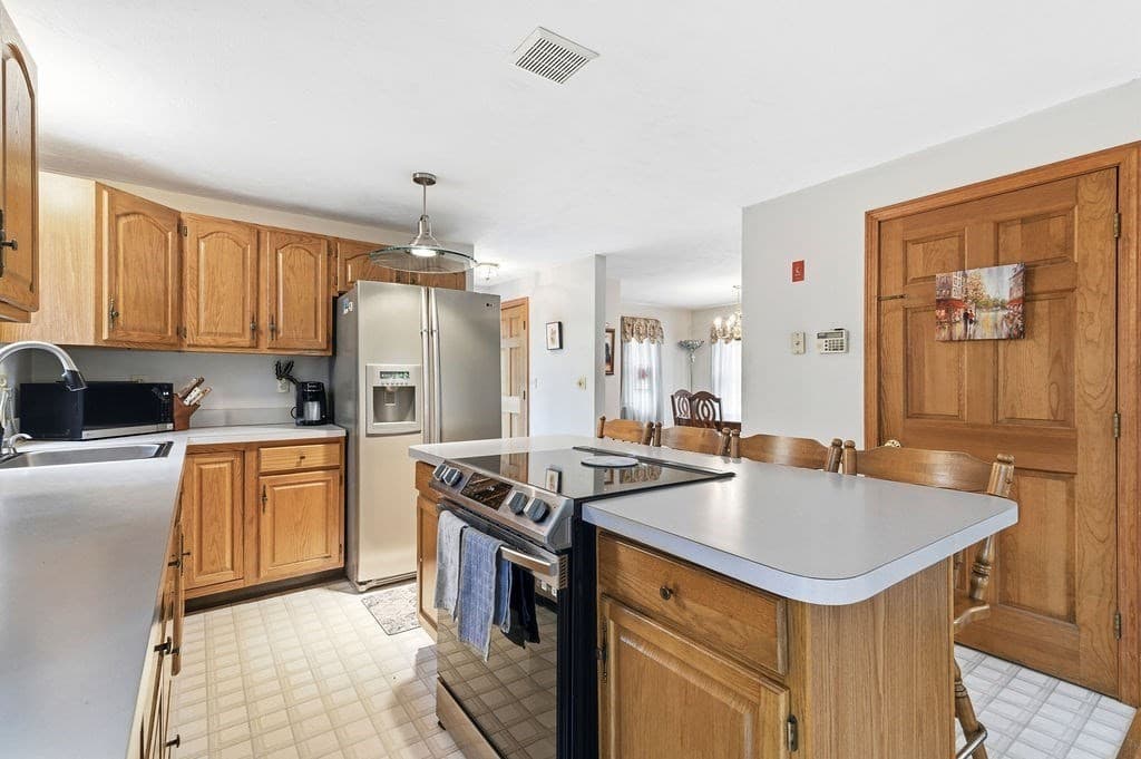 71 Harvey St, Taunton MA 02780 photo 6