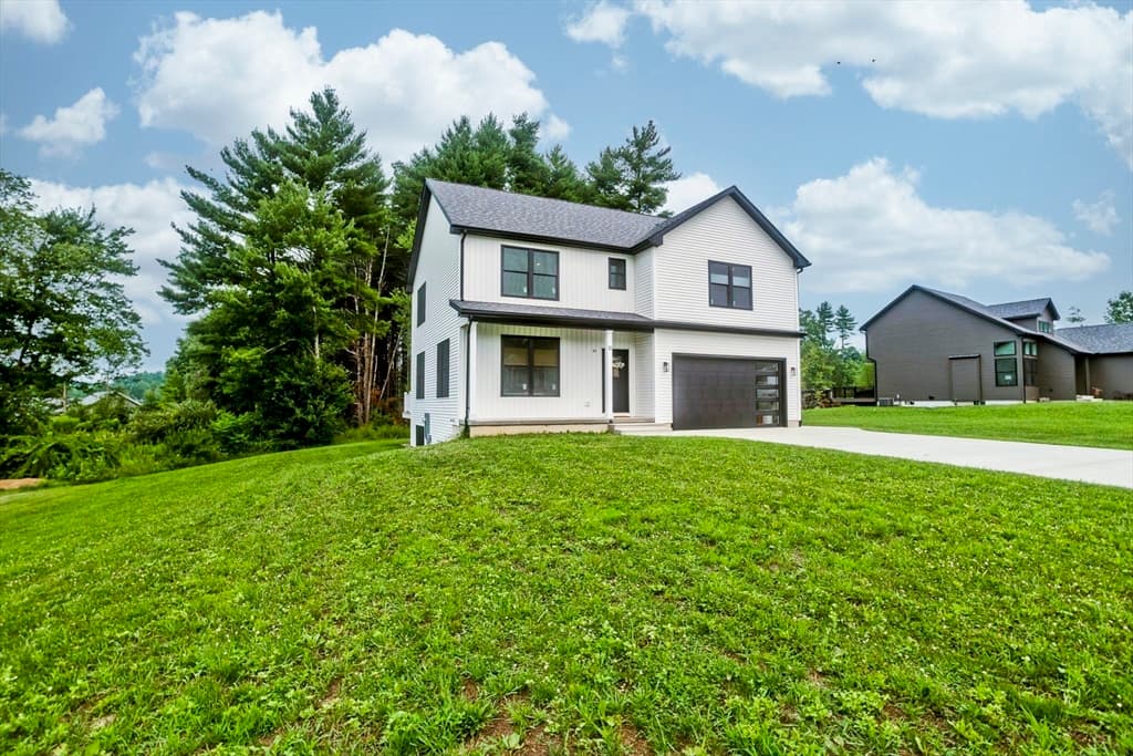 11 Woodland Lane, Belchertown MA 01007