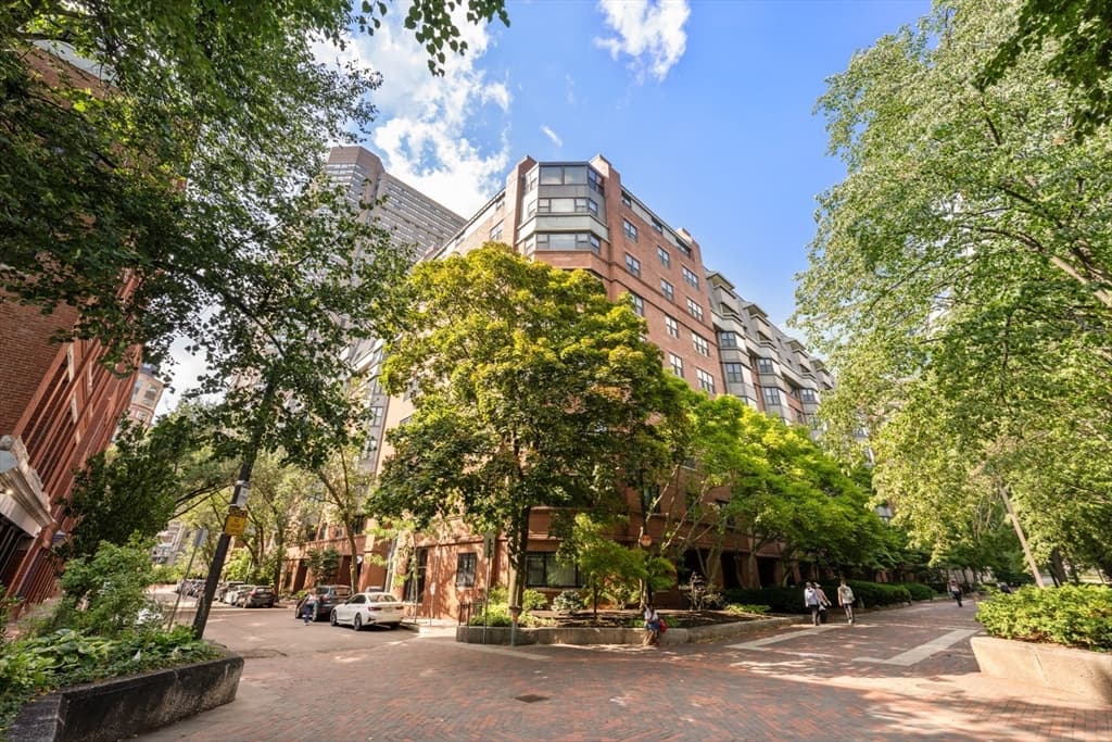 Stock Cooperative at 16 Harcourt St # 9G, Boston MA 02116, Boston, photo 32 of 35