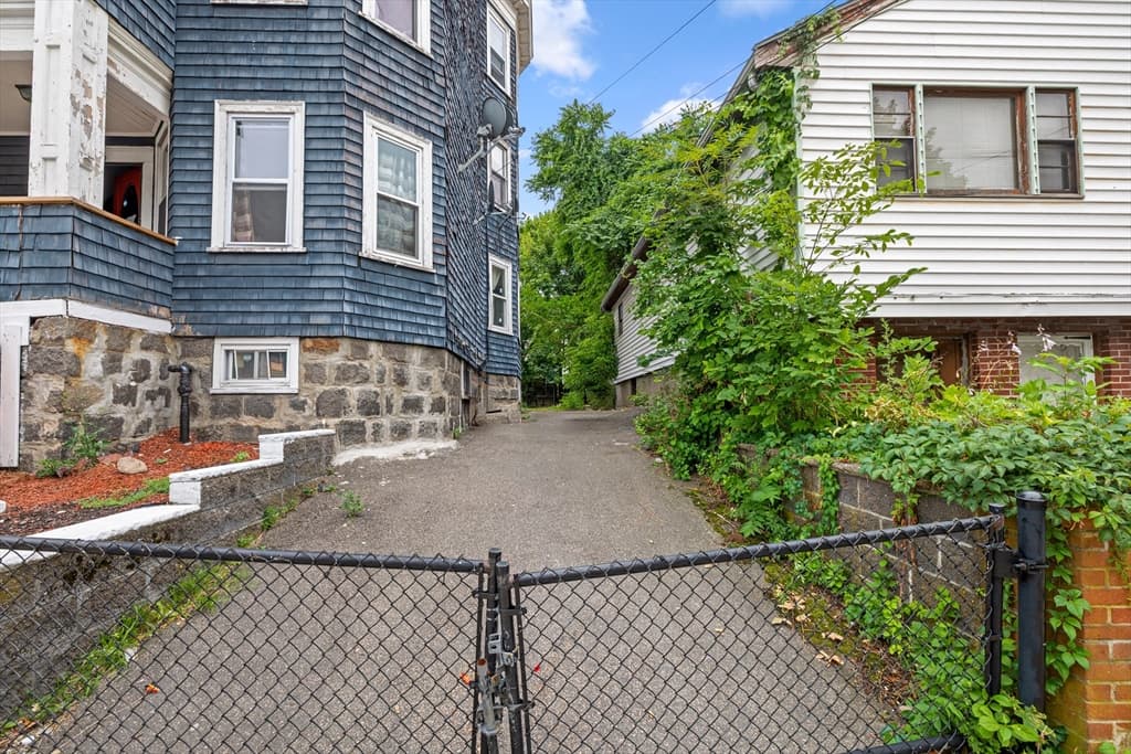 3 Family - 3 Units Up/Down at 46 Theodore St, Boston MA 02124, Boston, photo 20 of 25