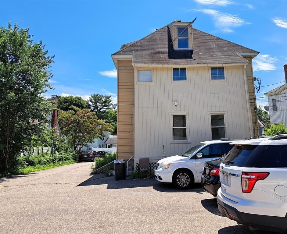 106 Mill St, Worcester MA 01603 photo 5