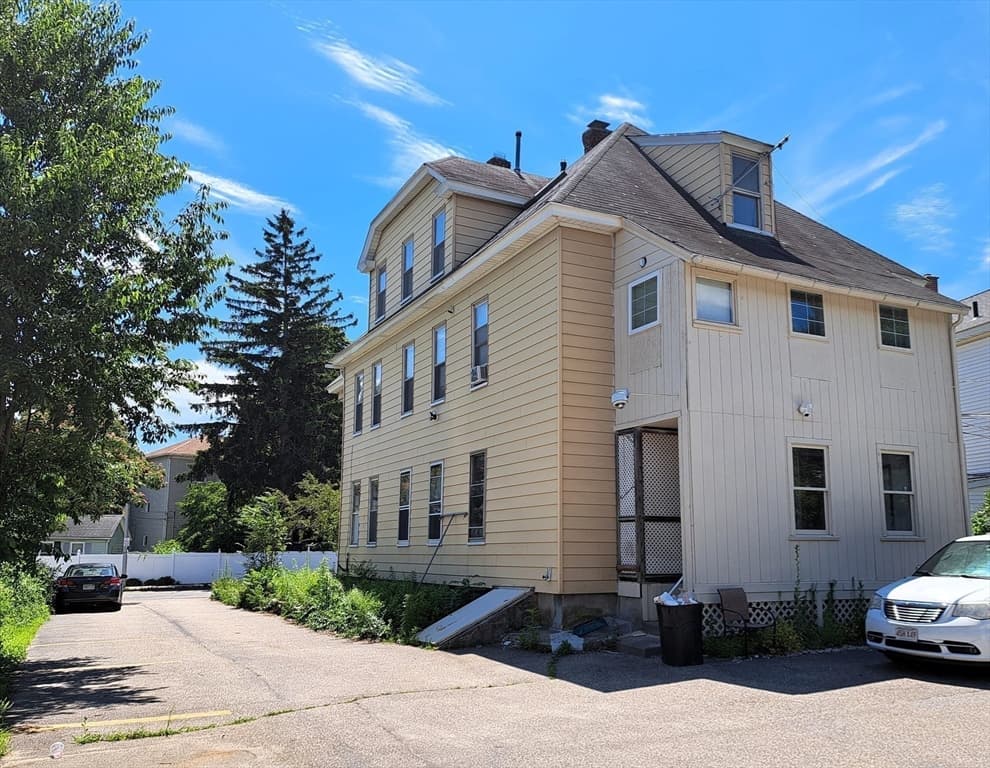 106 Mill St, Worcester MA 01603 photo 4