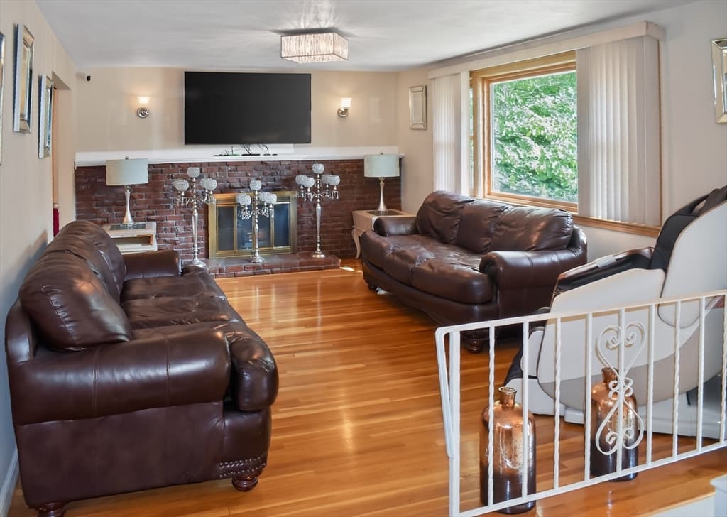 223 Robert Rd, Dedham MA 02026 photo 2