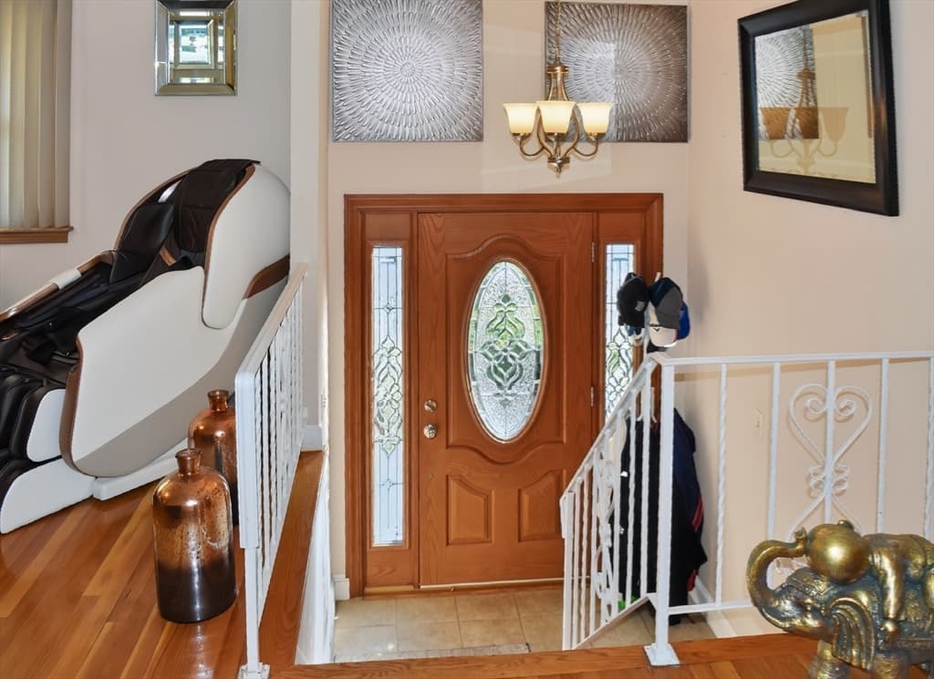 223 Robert Rd, Dedham MA 02026 photo 4