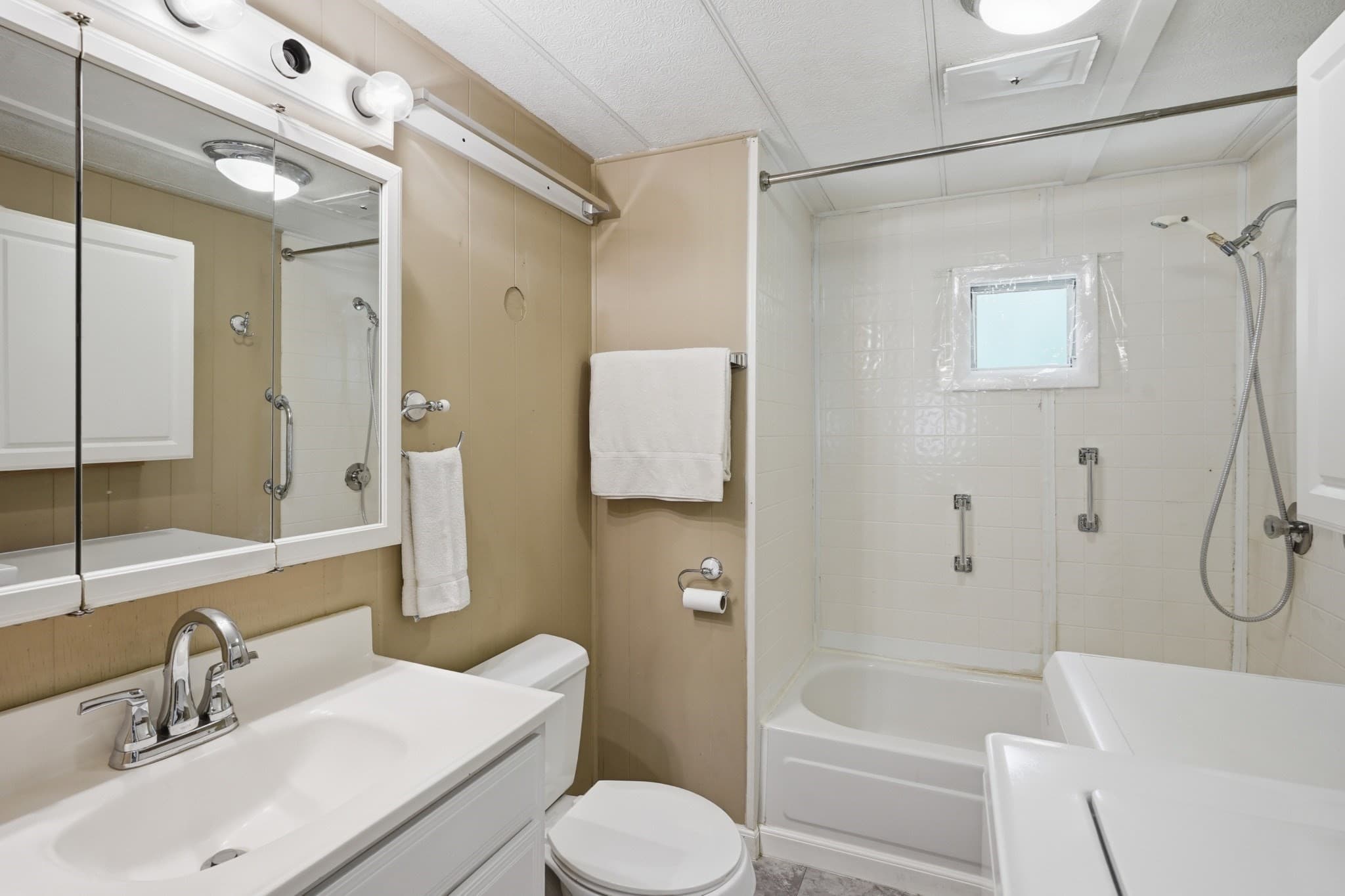 Mobile Home at 57 Liberty Drive, Attleboro MA 02703, Attleboro, photo 17 of 19