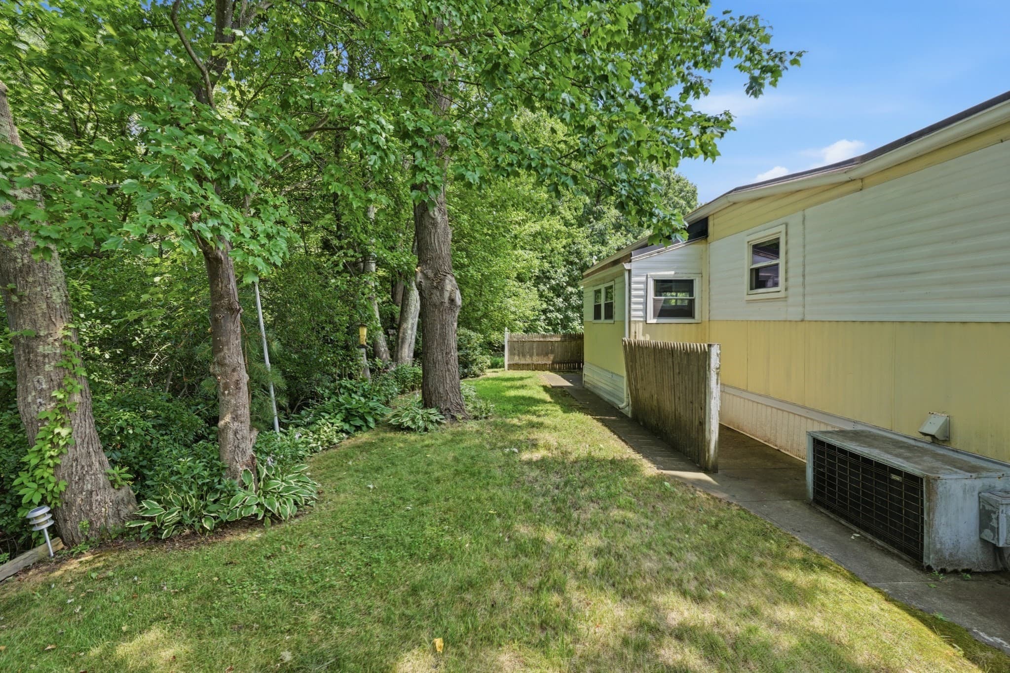 Mobile Home at 57 Liberty Drive, Attleboro MA 02703, Attleboro, photo 4 of 19