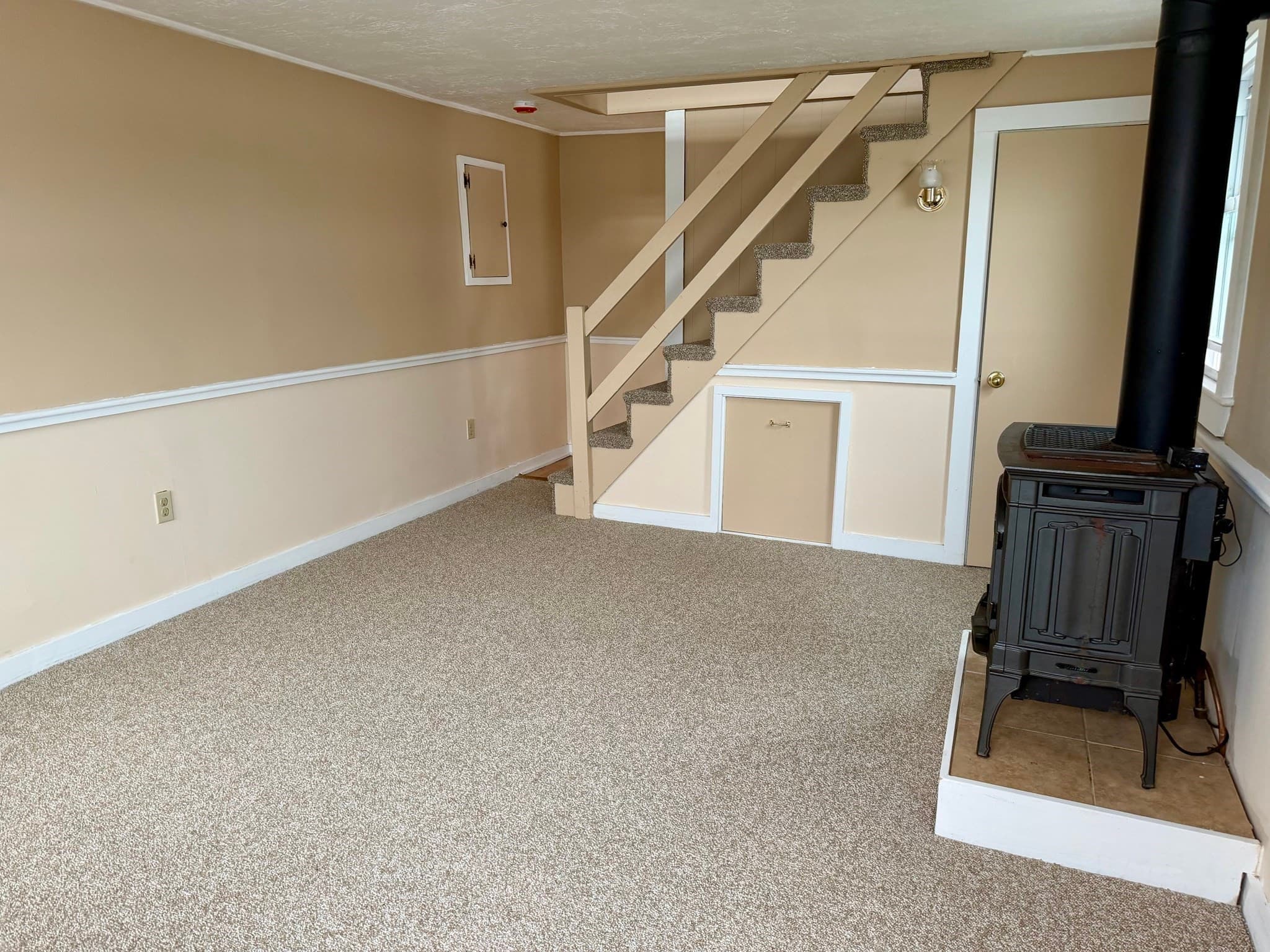 3 Family at 217 Middleboro Road, Freetown MA 02717, photo 30 of 42
