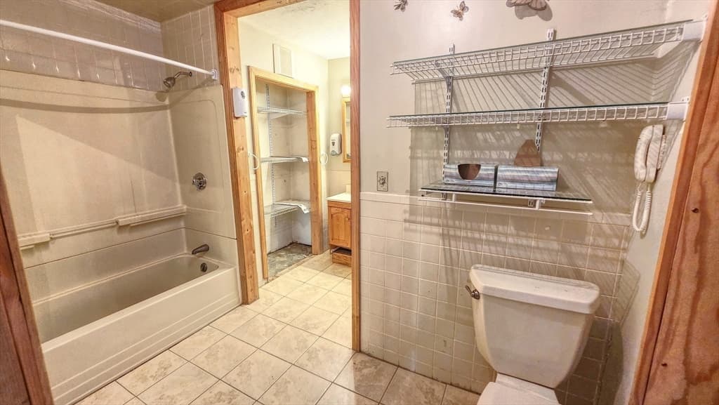 7 Preston St, Worcester MA 01610 photo 9