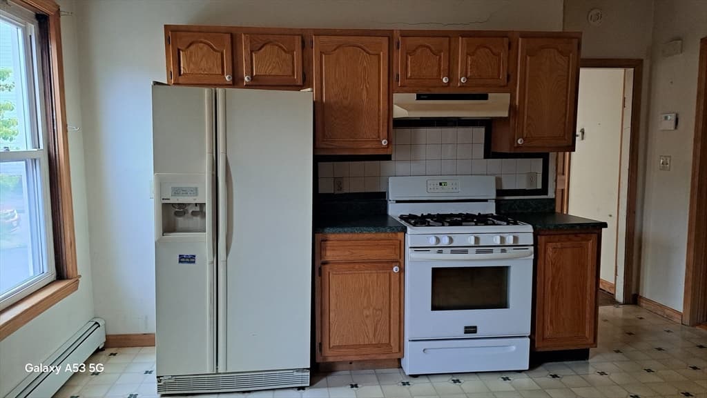 7 Preston St, Worcester MA 01610 photo 8