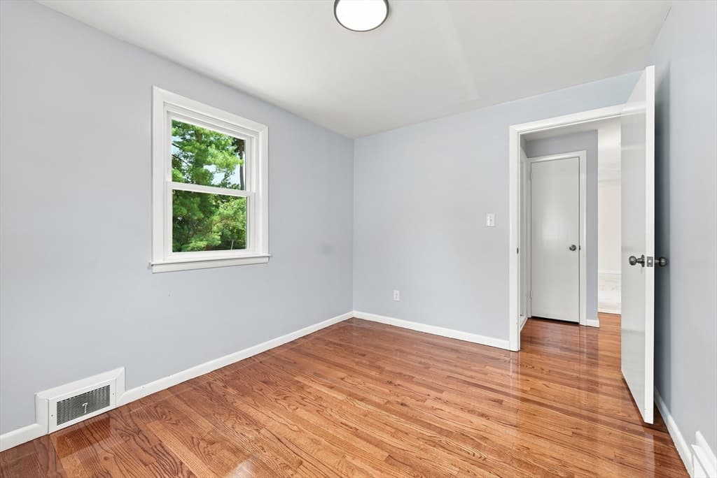 Single Family Residence at 169 Slater Ave, Springfield MA 01119, Springfield, photo 10 of 25