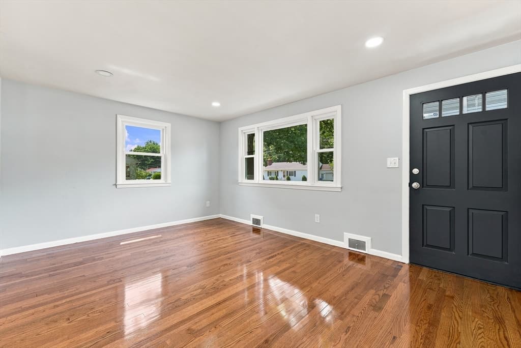 Single Family Residence at 169 Slater Ave, Springfield MA 01119, Springfield, photo 4 of 25