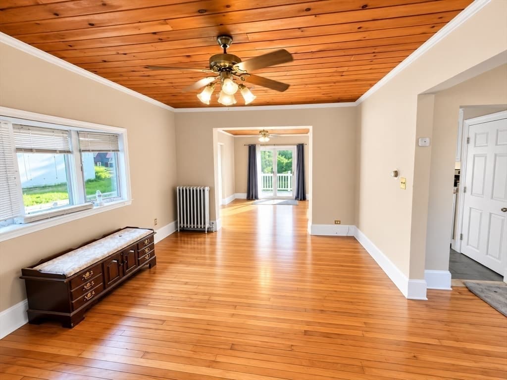 89 Sayles St, Lowell MA 01851 photo 5
