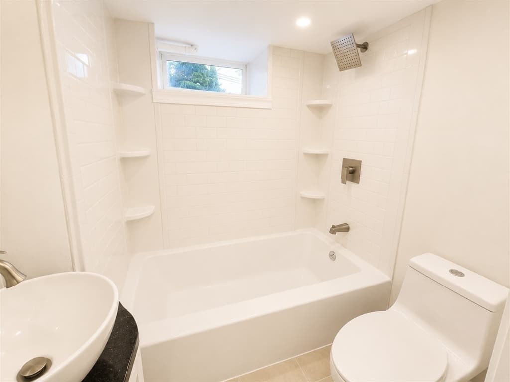 89 Sayles St, Lowell MA 01851 photo 20