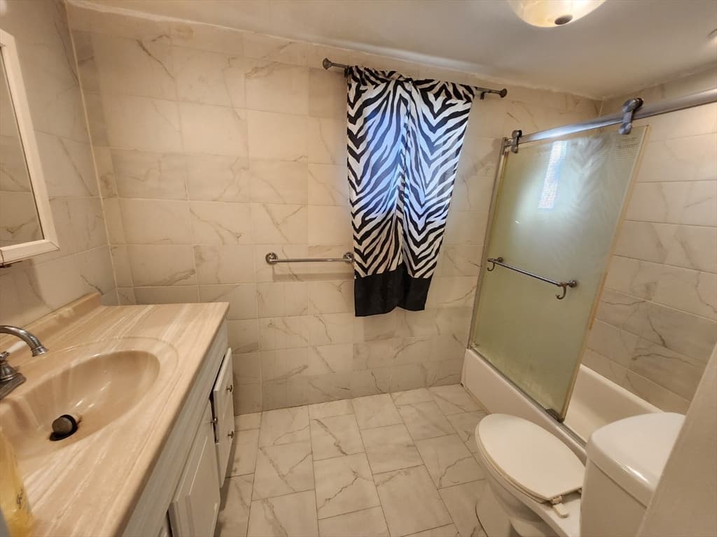 89 Sayles St, Lowell MA 01851 photo 9
