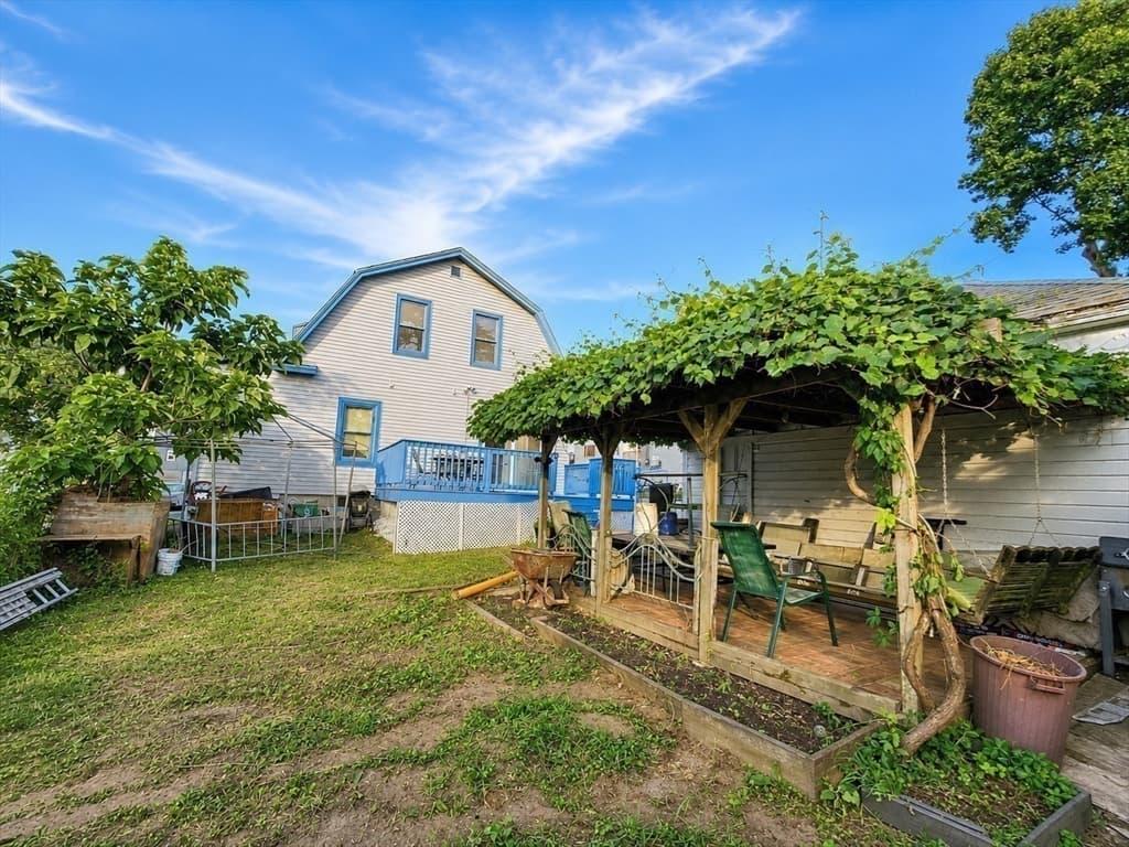 89 Sayles St, Lowell MA 01851 photo 24