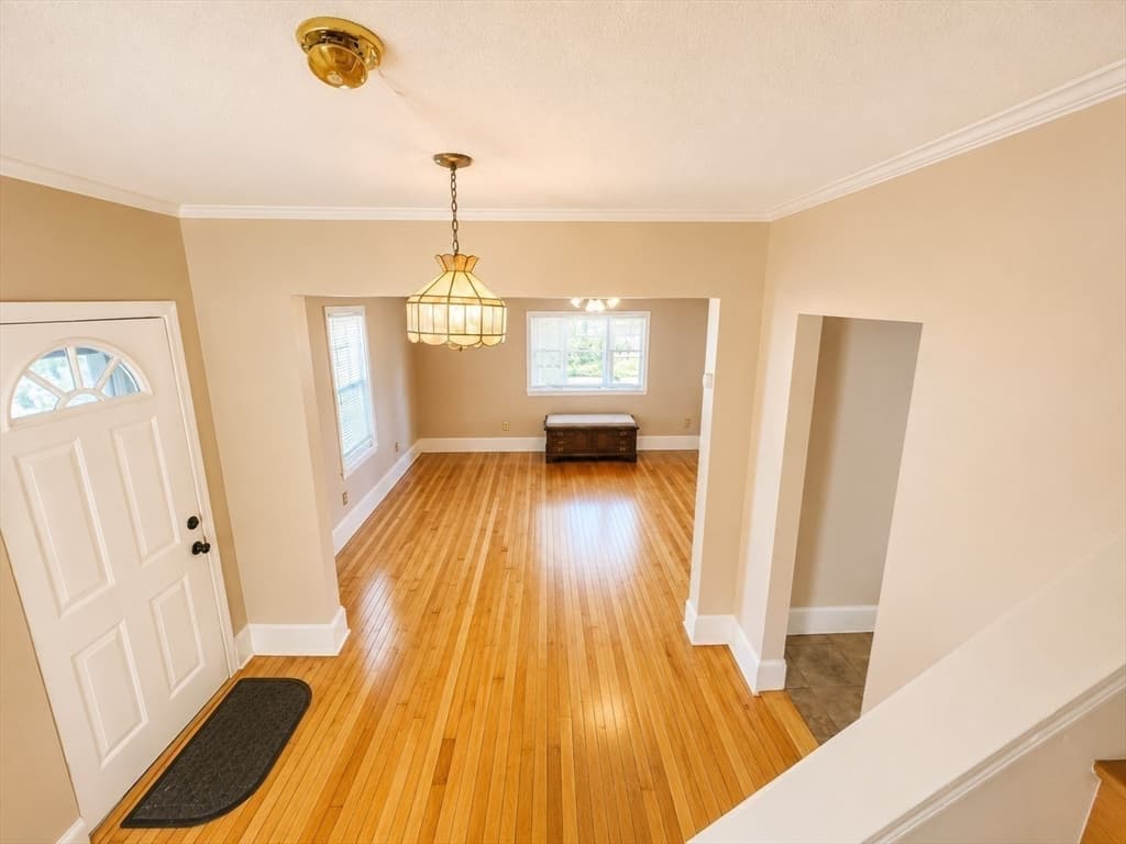 89 Sayles St, Lowell MA 01851 photo 10