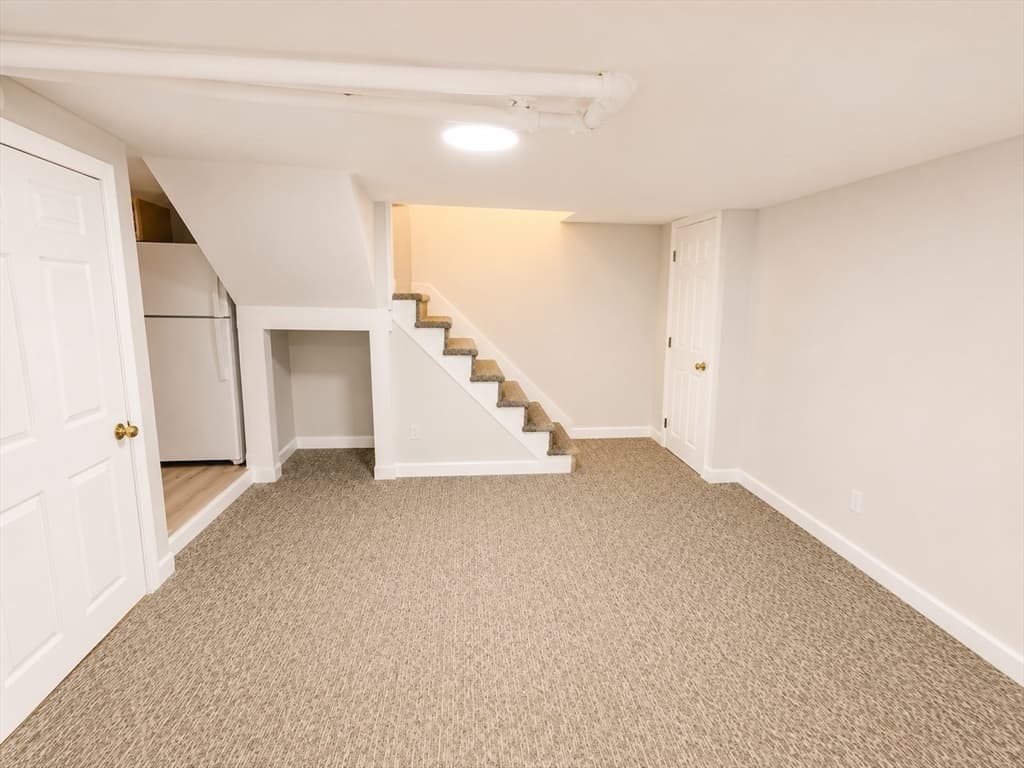 89 Sayles St, Lowell MA 01851 photo 18