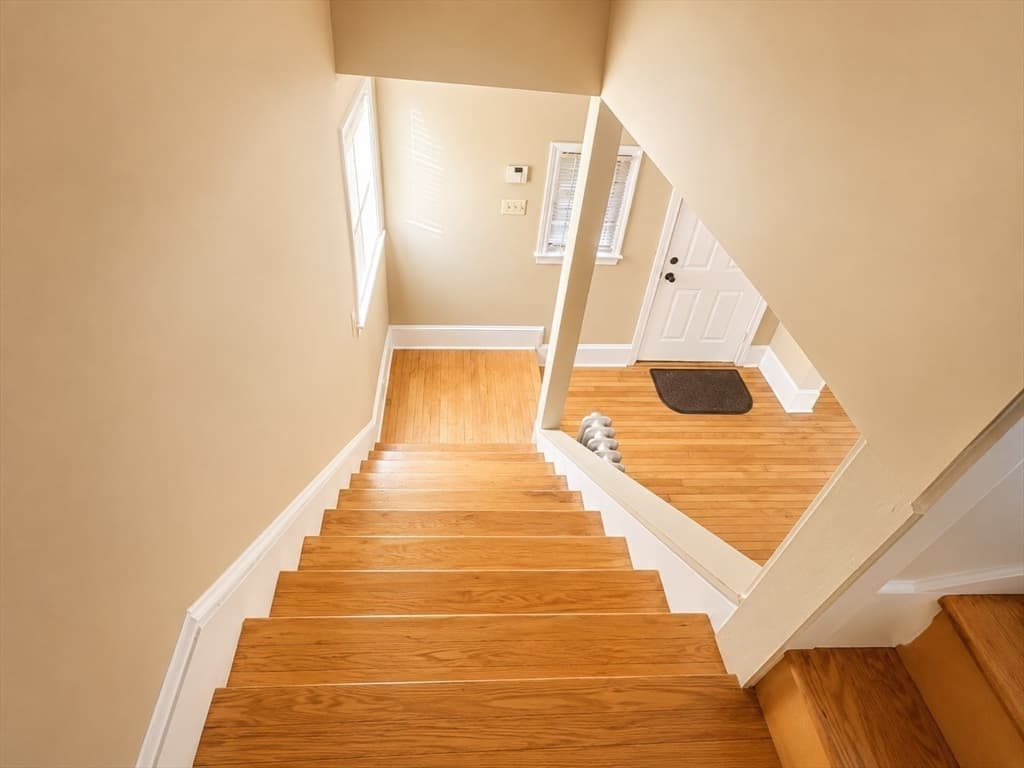 89 Sayles St, Lowell MA 01851 photo 11