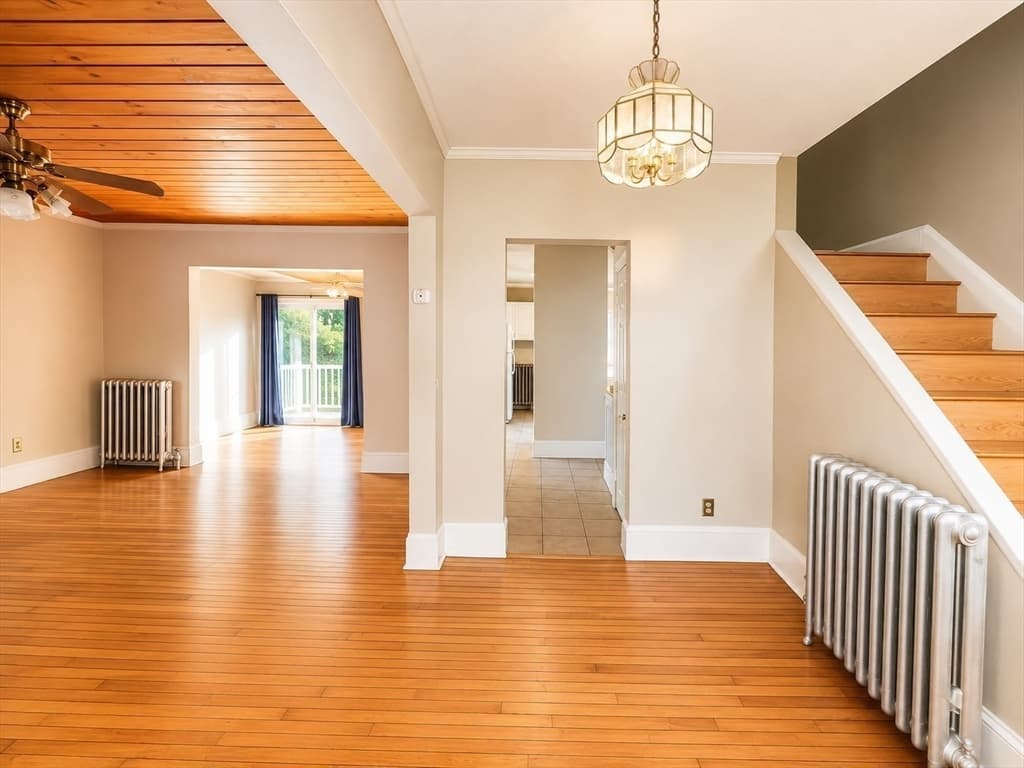 89 Sayles St, Lowell MA 01851 photo 4