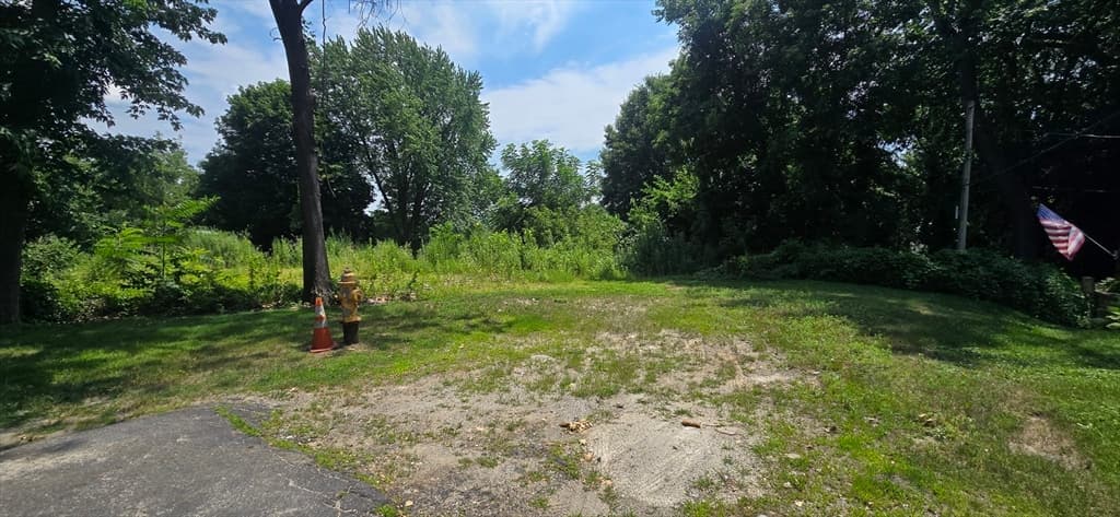 22 Huron Ave, Worcester MA 01605