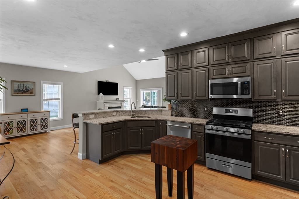 59 Tea Party Drive # 59, Uxbridge MA 01569 photo 4