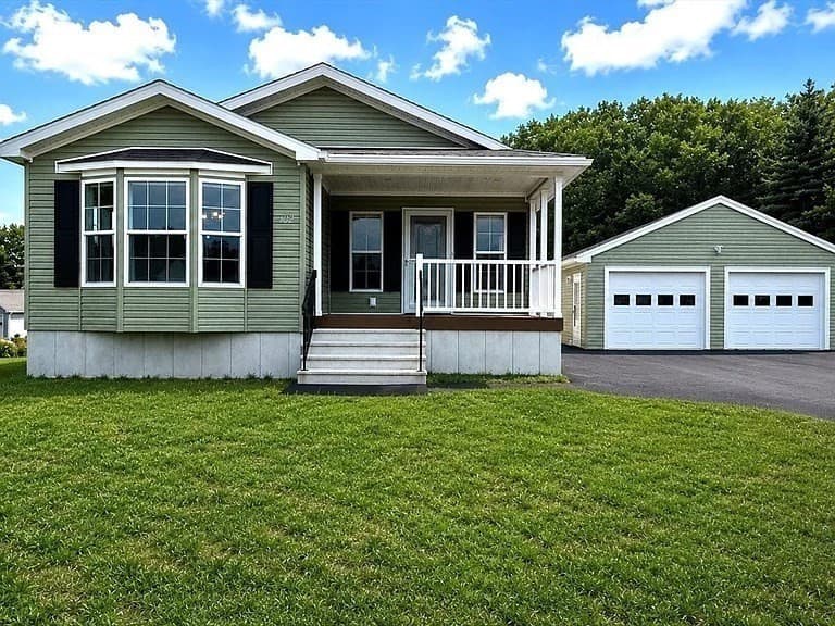 102 Topaz Terrace, Gardner MA 01440 photo 3