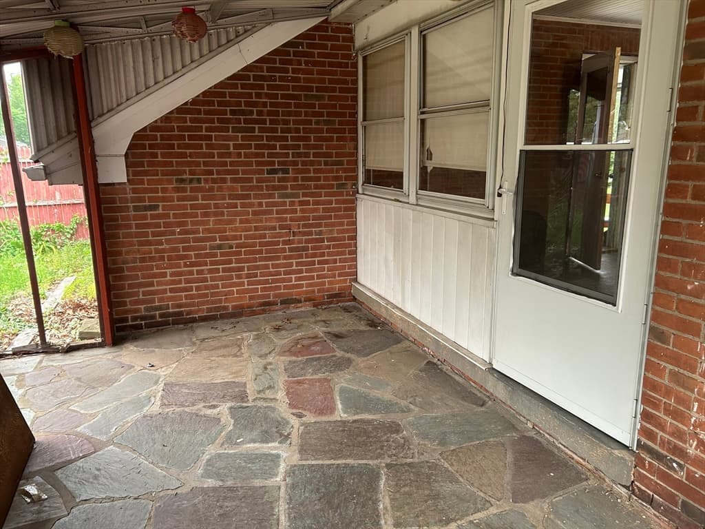 282 Island Pond Road, Springfield MA 01118 photo 7