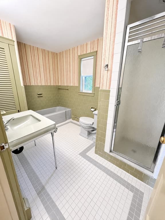 Single Family Residence at 212 Charlton Road, Sturbridge MA 01566, Sturbridge, photo 15 of 21