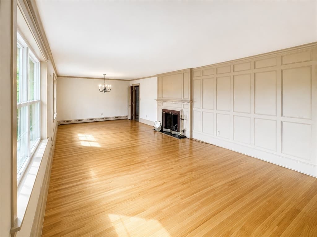 Single Family Residence at 212 Charlton Road, Sturbridge MA 01566, Sturbridge, photo 4 of 21