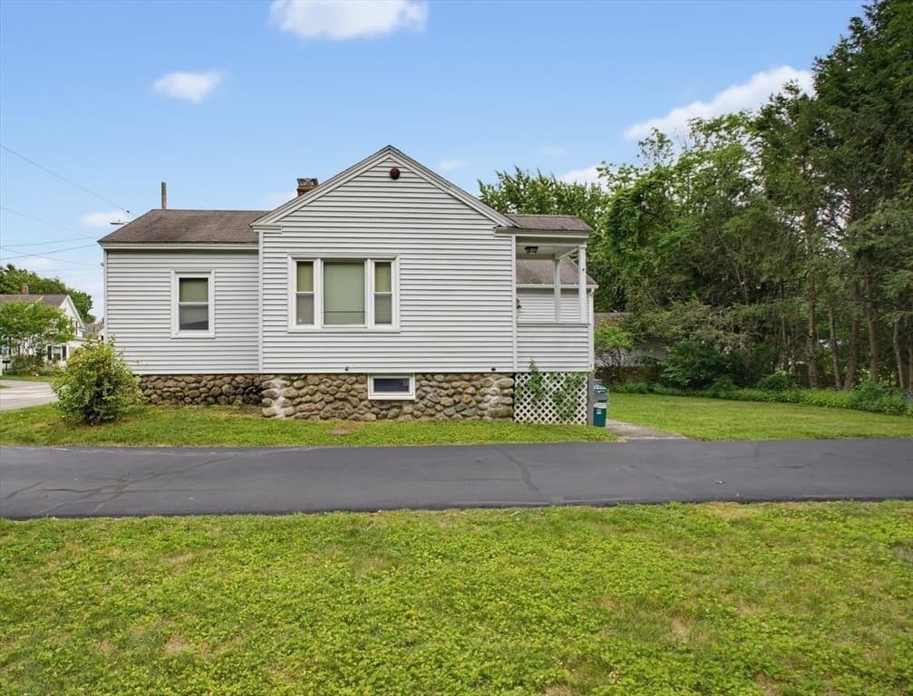 17 Reynolds St, Worcester MA 01606 photo 6
