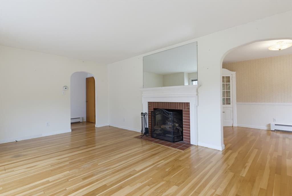 17 Reynolds St, Worcester MA 01606 photo 9
