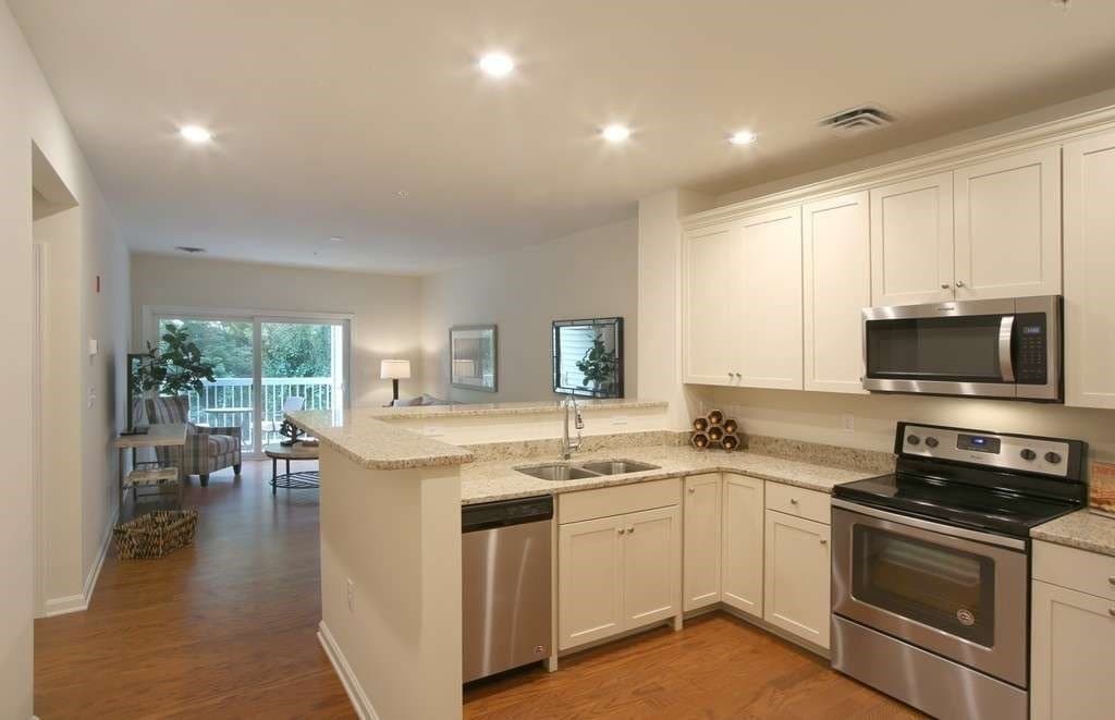 22 Farmstead Ln # 407, Sudbury MA 01776 photo 2