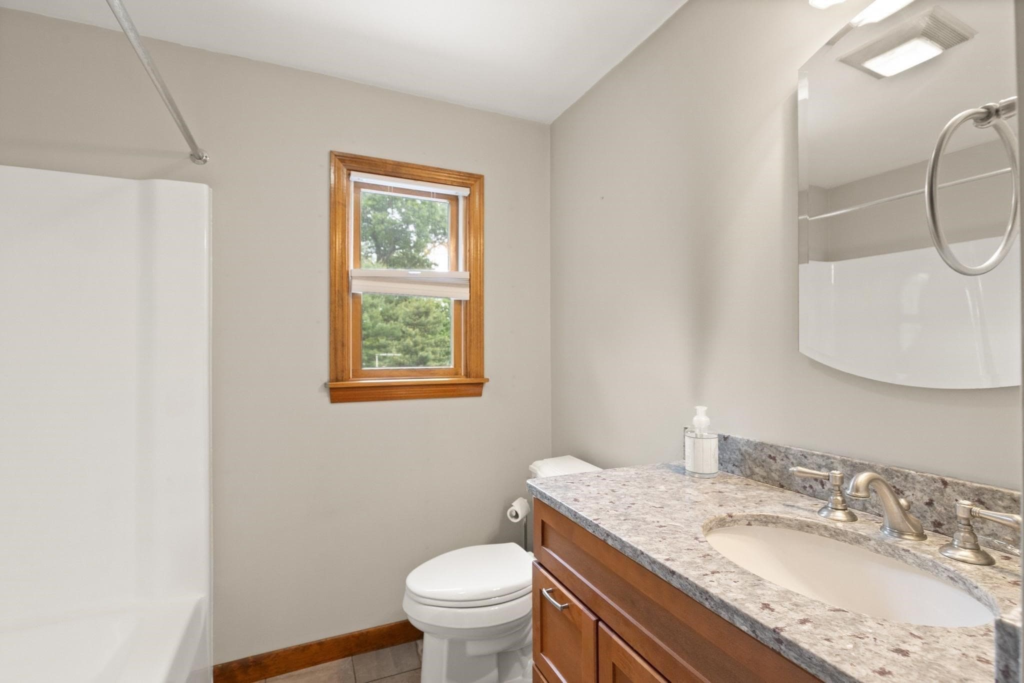 Single Family Residence at 175 Lake Shore Ave, Hamilton MA 01982, Hamilton, photo 16 of 41