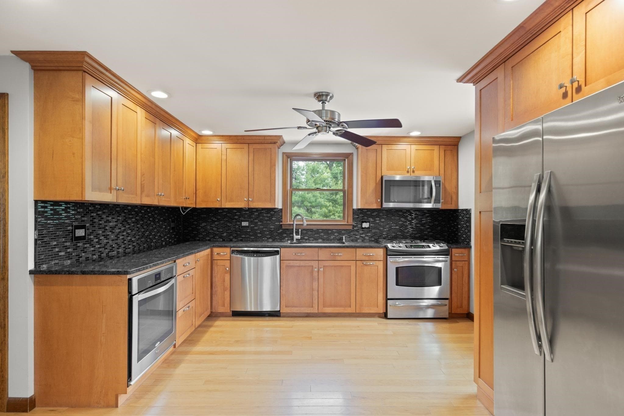 Single Family Residence at 175 Lake Shore Ave, Hamilton MA 01982, Hamilton, photo 8 of 41