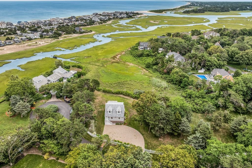 4 Arrowhead Cir, Sandwich MA 02537 photo 2