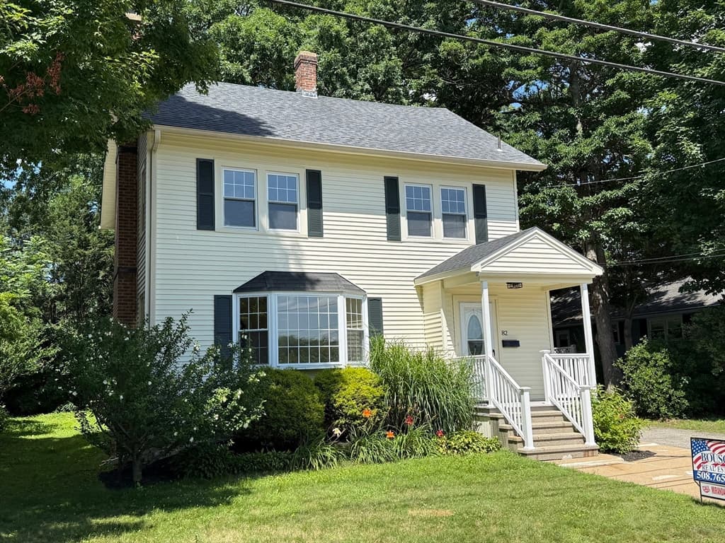 82 Hartwell St, Southbridge MA 01550