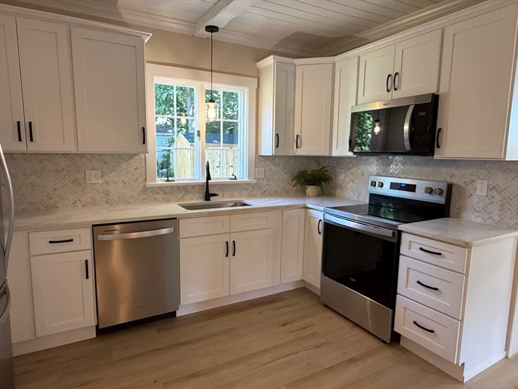 82 Hartwell St, Southbridge MA 01550 photo 5