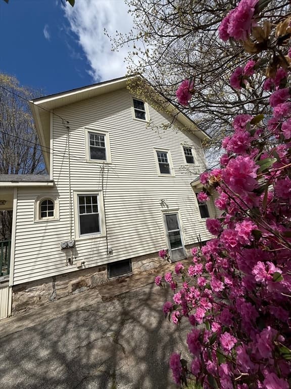 82 Hartwell St, Southbridge MA 01550 photo 33