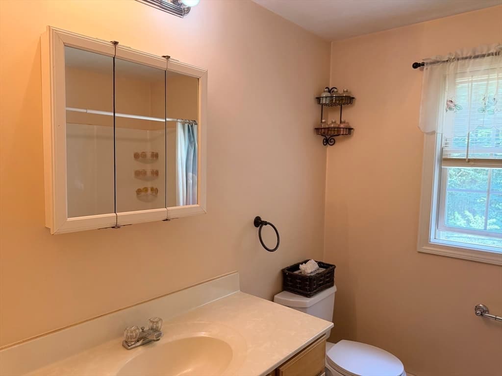 94 Whitins Rd, Sutton MA 01590 photo 25