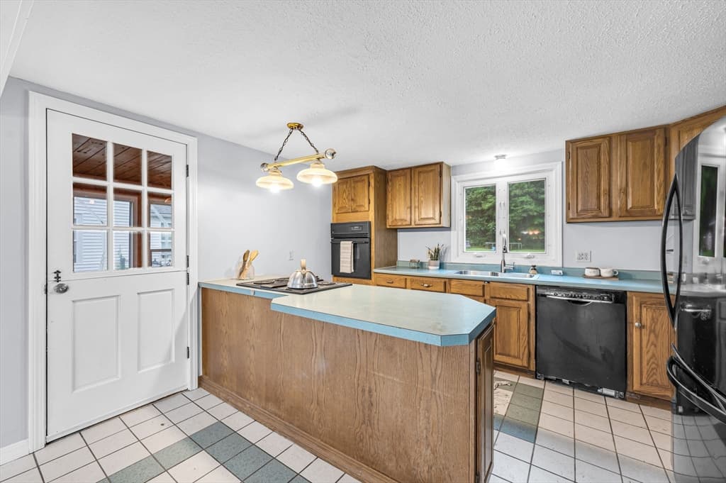 2140 Palmer Rd, Palmer MA 01080 photo 9